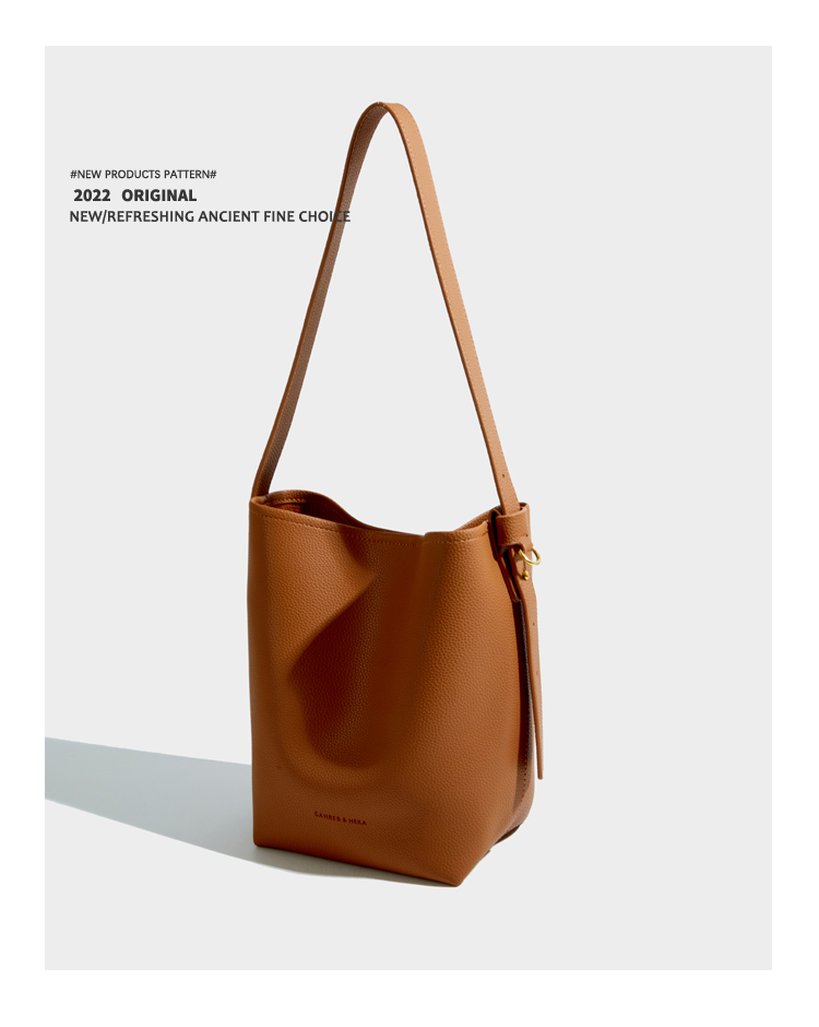 Bolsa de Ombro em Couro PU Max - Leather Work Duffle avaliação e preço
